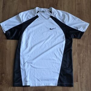 Nike FITDRY Short Sleeve Athletic T-Shirt